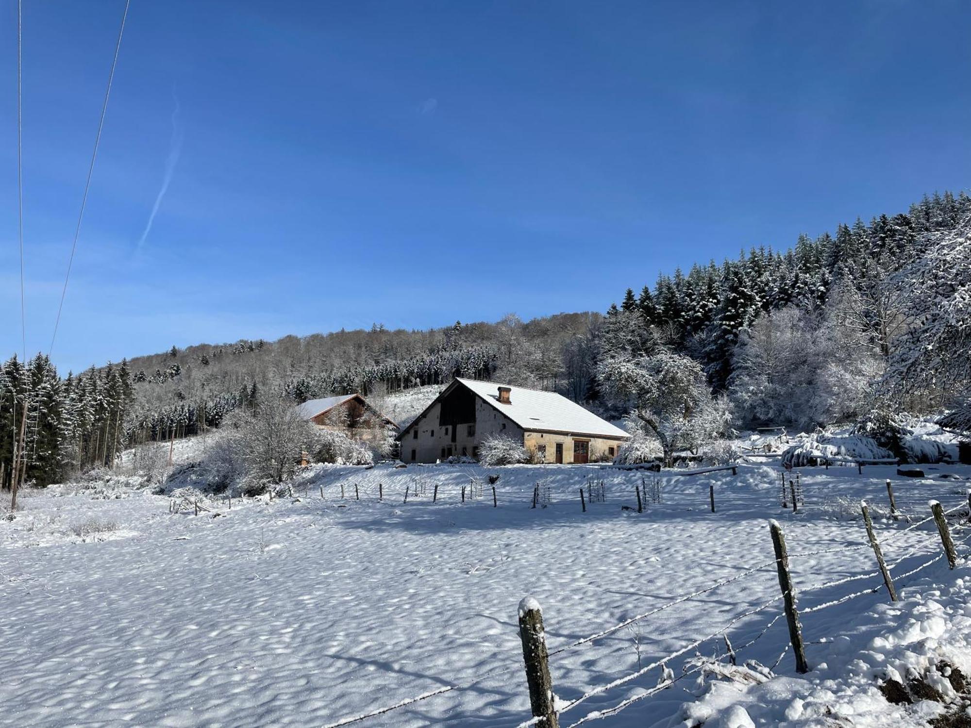 La Hutte Villa Tendon Exterior photo