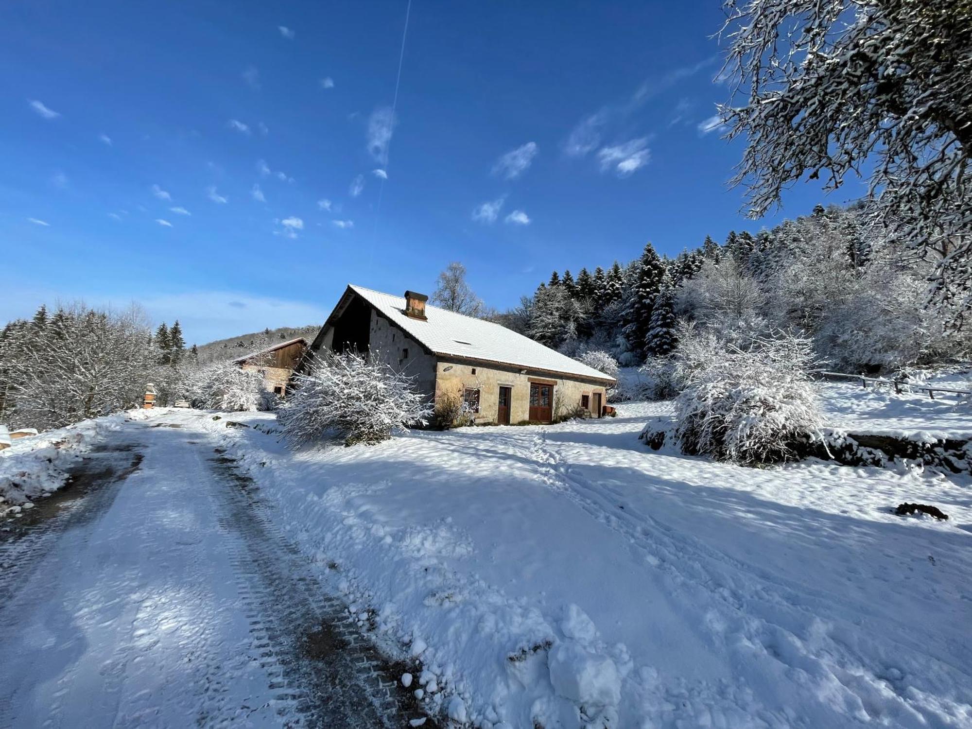 La Hutte Villa Tendon Exterior photo